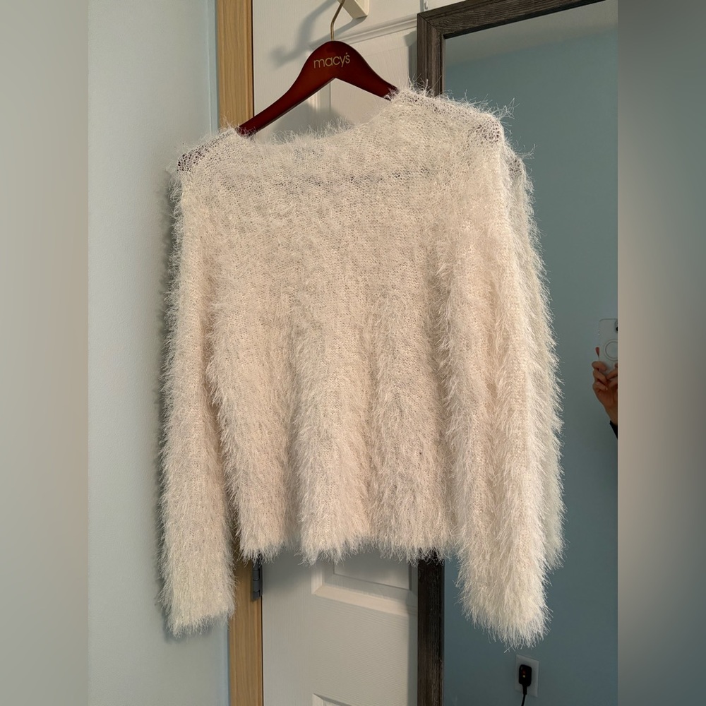 Laura size L white sweater
